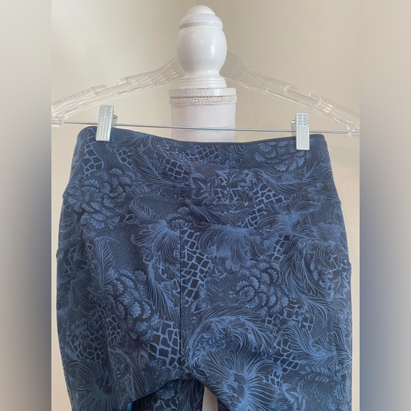 Lululemon Run On Tight (25")in Nouveau Mach Blue Black Leggings Size 6 - Picture 4 of 10